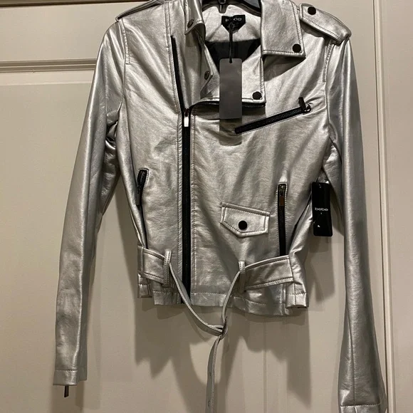 BEBE MOTORCYCLE JACKET SILVER NWT Vegan Faux Leather size-S - Picture 2 of 9